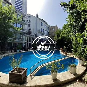 Blanche & Garden Pool Istambul